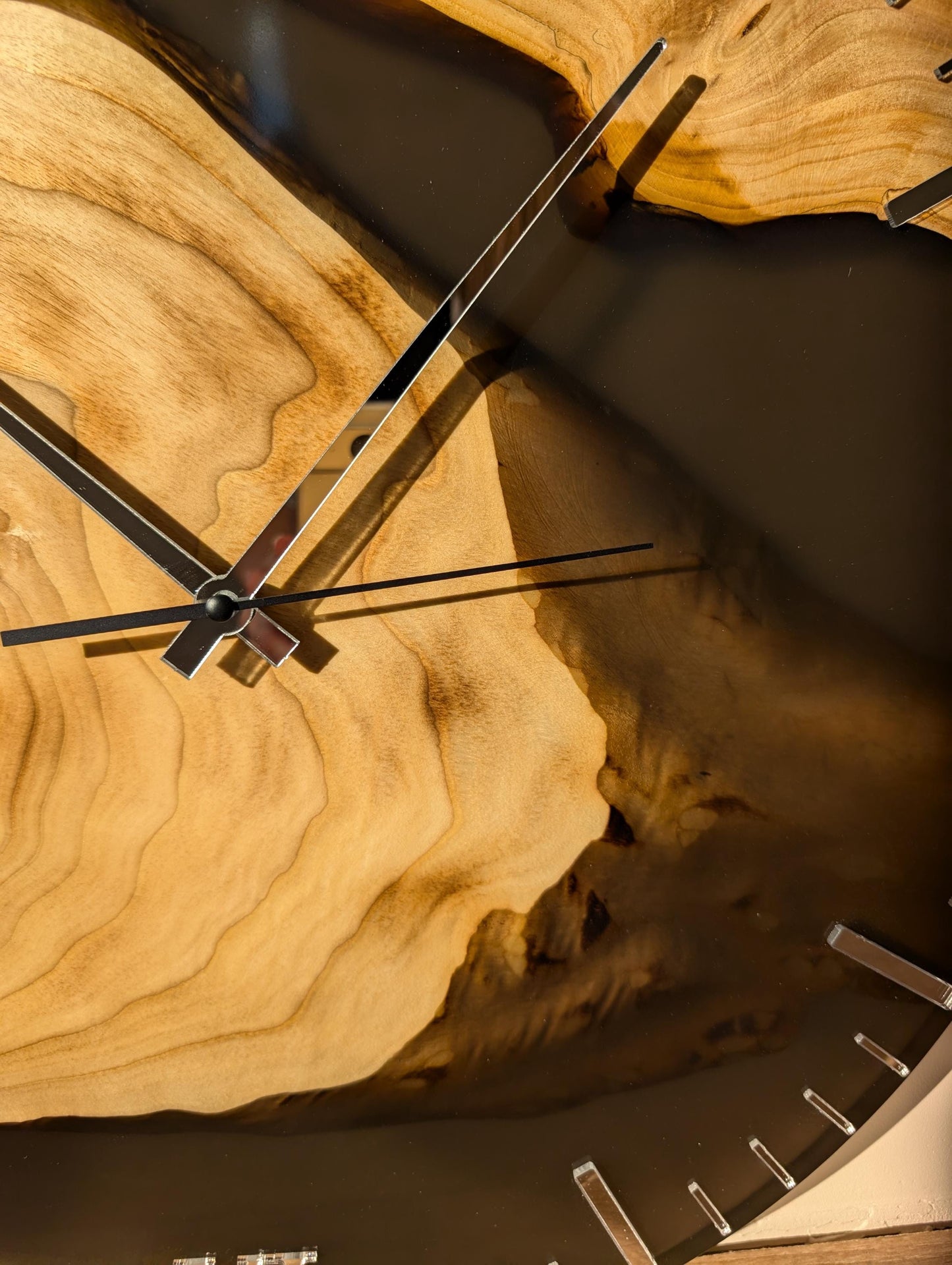 Handcrafted Epoxy Walnut Wood Wall Clock: Modern Home Decor (20 inches)