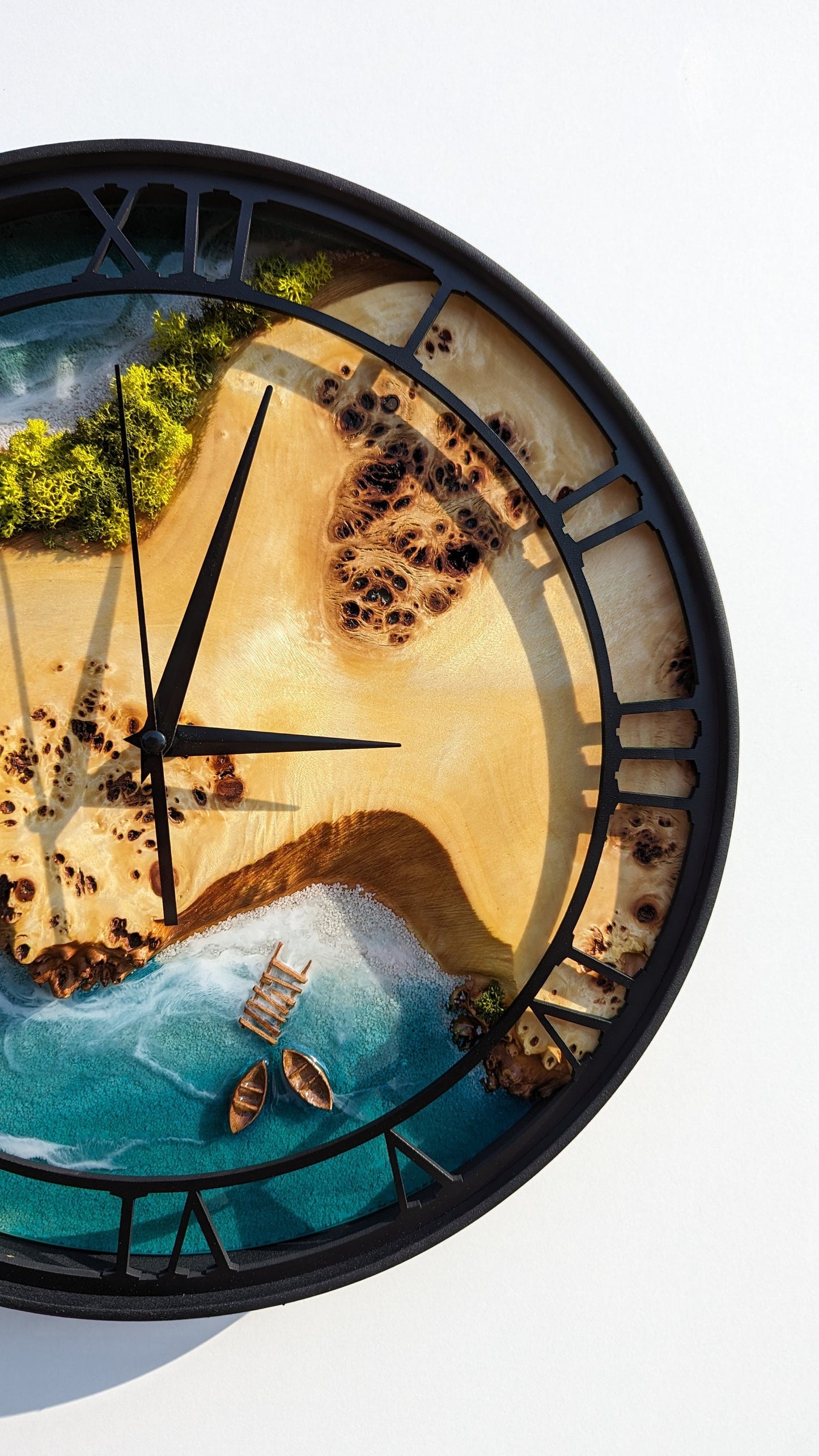 Moss Wood Wall Clock: Epoxy Resin & Preserved Moss Art