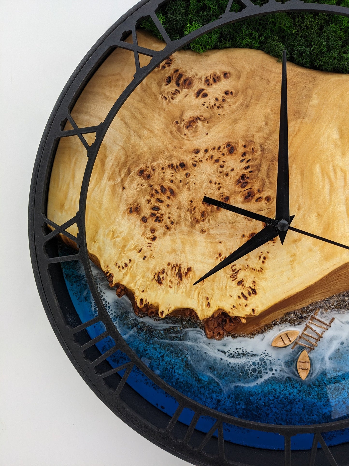 Epoxy Resin Ocean Clock: Moss & Wood Beach Wave Decor
