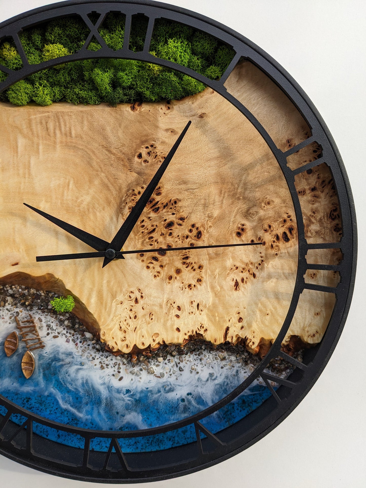 Moss & Beach Wave Wood Resin Wall Clock: Epoxy Ocean Decor