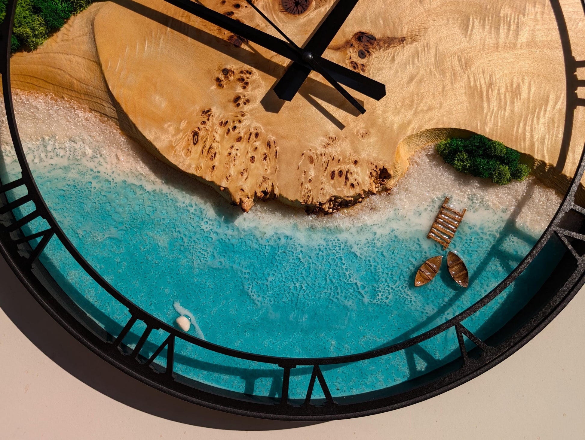 Epoxy Resin Moss Clock: Handmade Wood & Metal Sunset Beach Decor