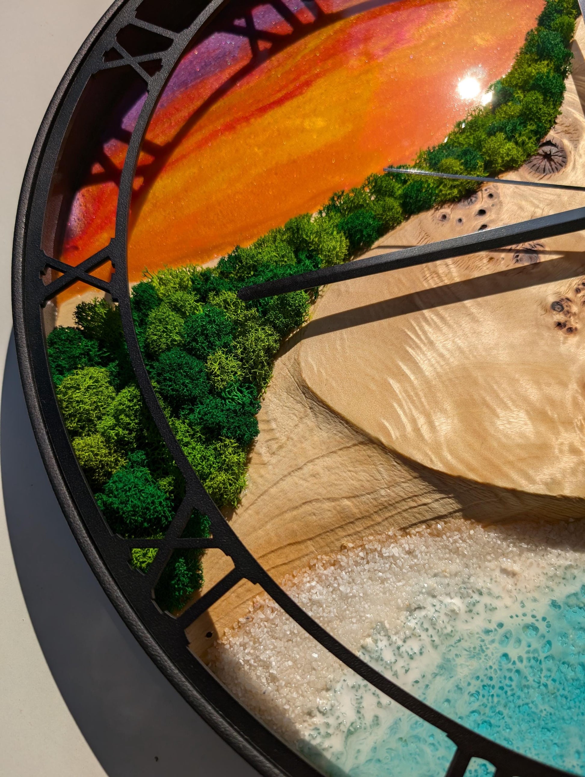 Epoxy Resin Moss Clock: Handmade Wood & Metal Sunset Beach Decor
