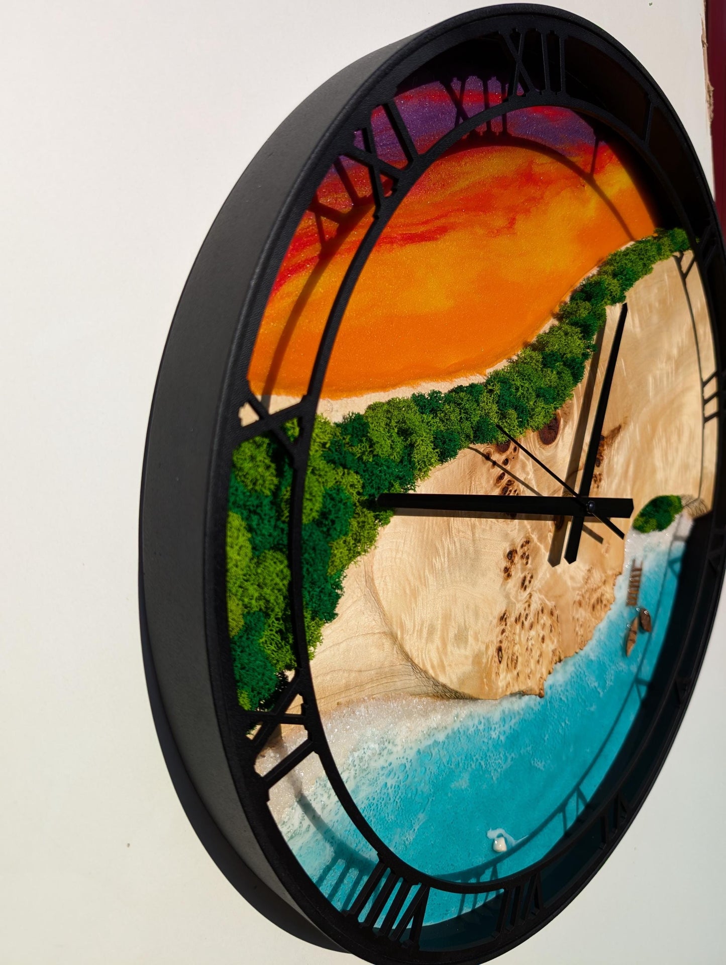 Epoxy Resin Moss Clock: Handmade Wood & Metal Sunset Beach Decor