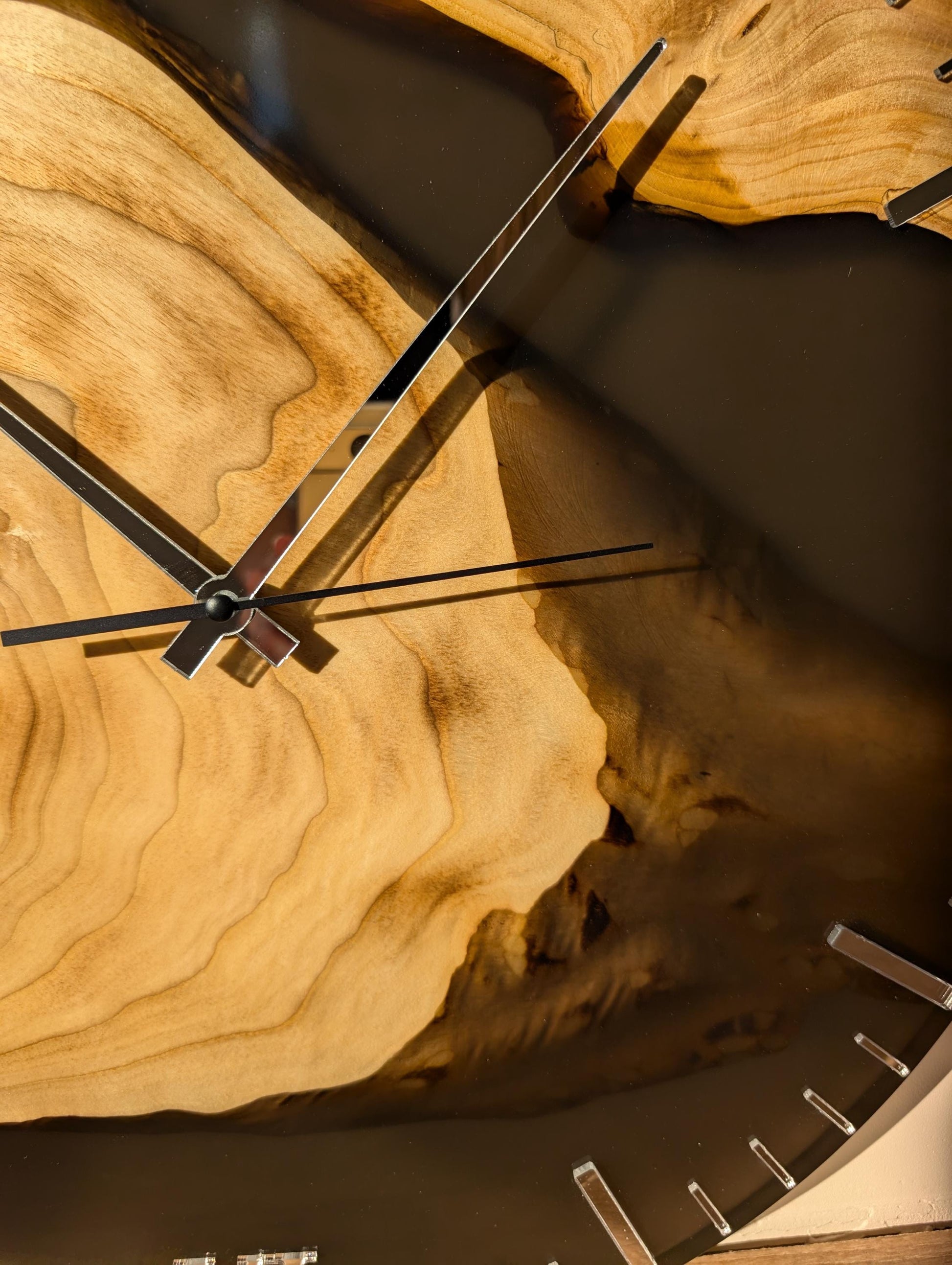 Handcrafted Epoxy Walnut Wood Wall Clock: Modern Home Decor (20 inches)