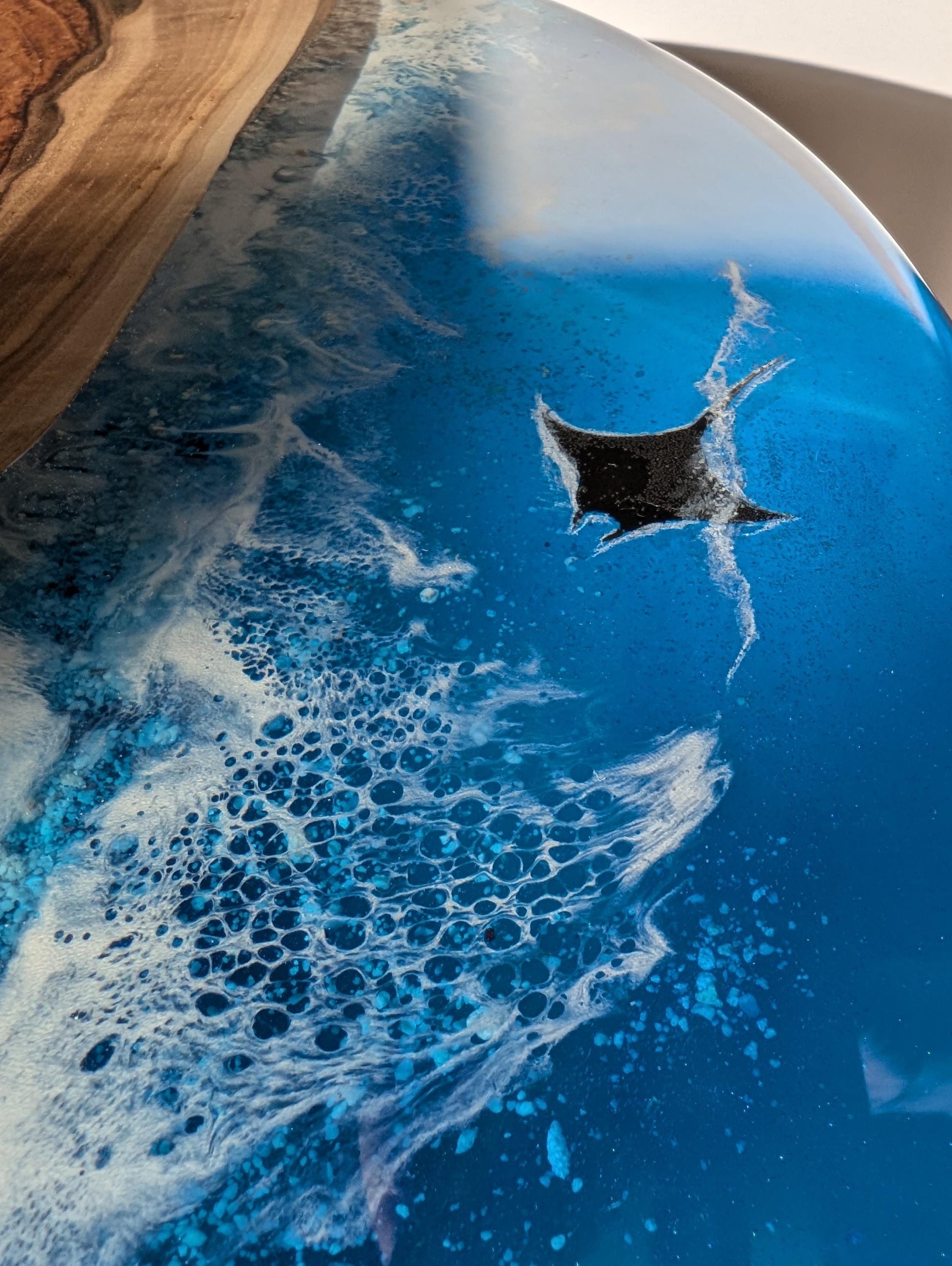 Handmade Ocean Epoxy Resin Coffee Table: Round Walnut Live Edge