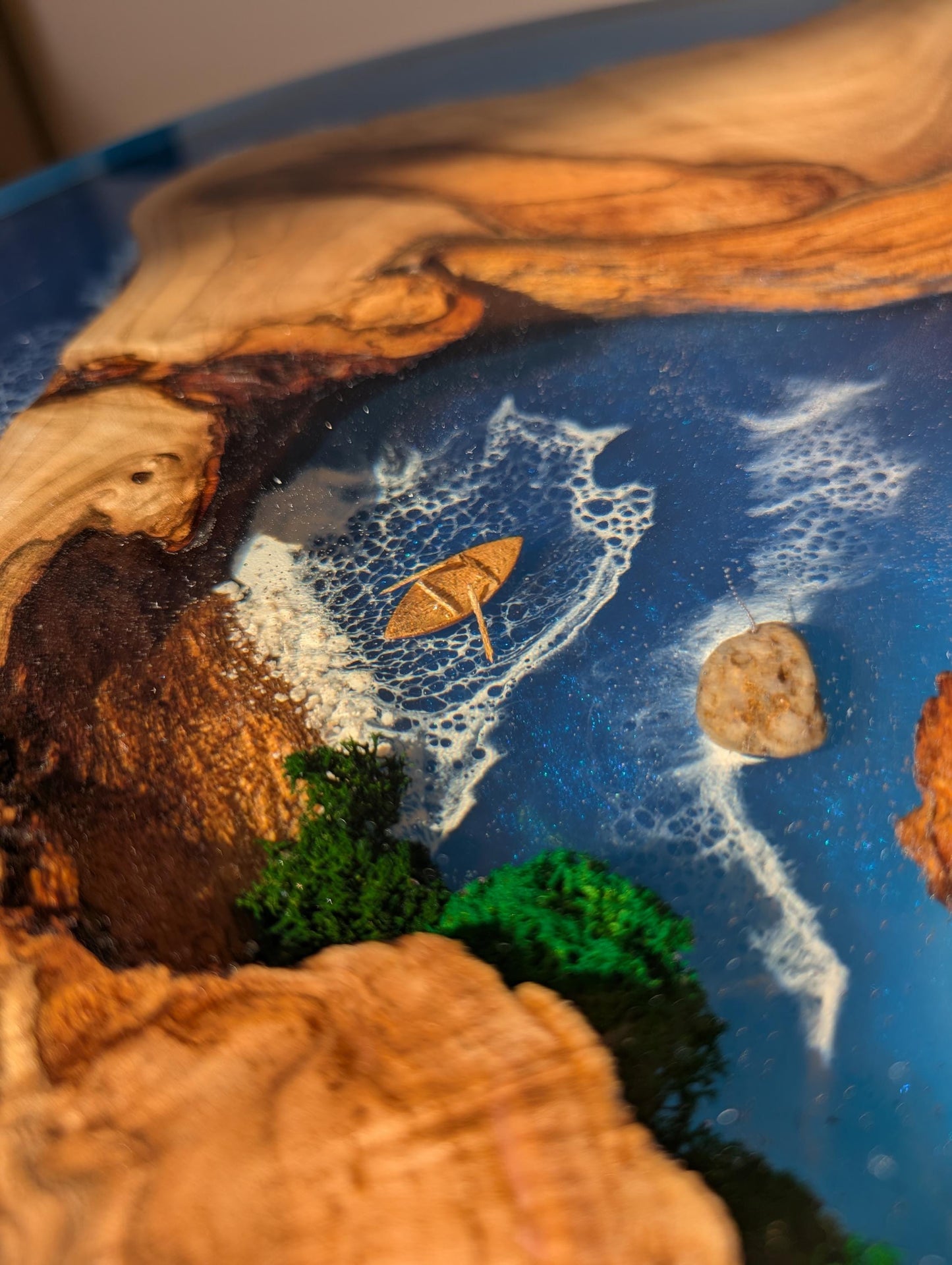Handmade Ocean Epoxy Resin Coffee Table: Round Walnut Live Edge