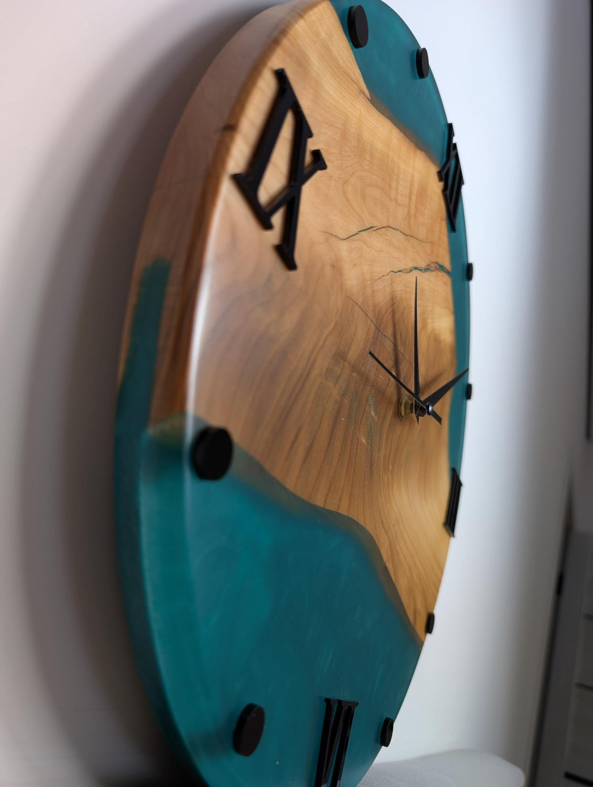 Handmade Wood and Epoxy Resin Wall Clock – Matte Finish, Modern Rustic Decor, Large Round Clock with Mirror Acrylic Numbers, Unique Gift