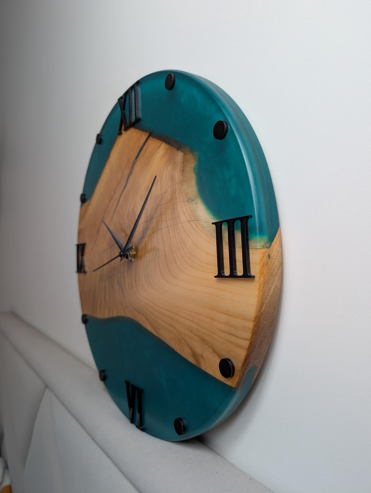 Handmade Wood and Epoxy Resin Wall Clock – Matte Finish, Modern Rustic Decor, Large Round Clock with Mirror Acrylic Numbers, Unique Gift