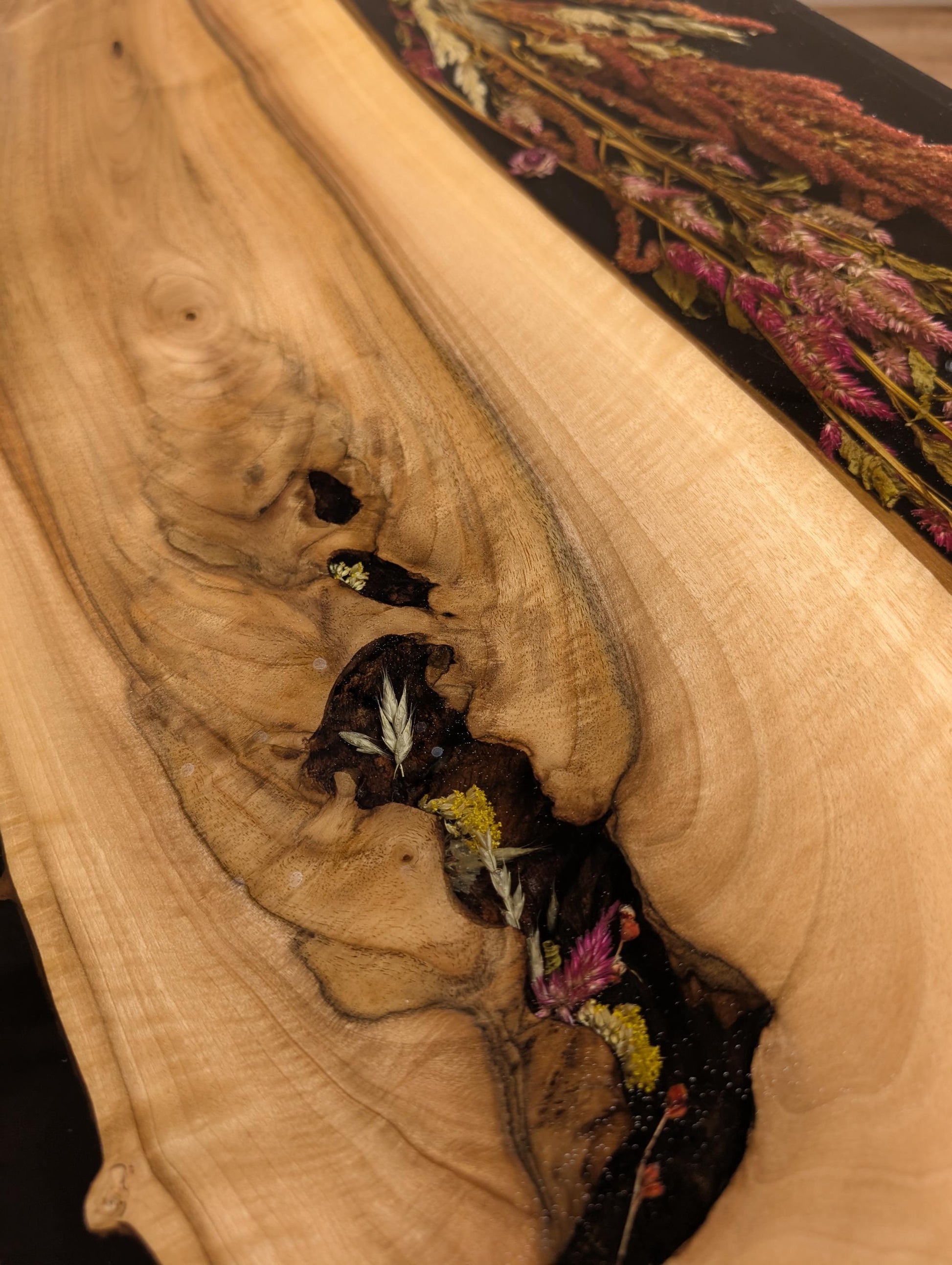 Walnut Epoxy River Dining Table with Real Flowers, Live Edge Wood Table, Handmade Resin Dining Table, Modern Wooden Kitchen Table